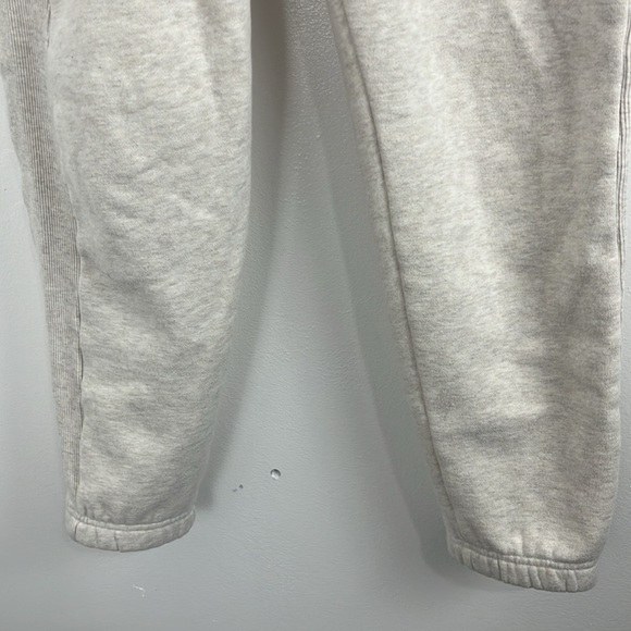 Aritzia TNA Cozy Boyfriend Cream-Coloured Joggers - Picture 3 of 12